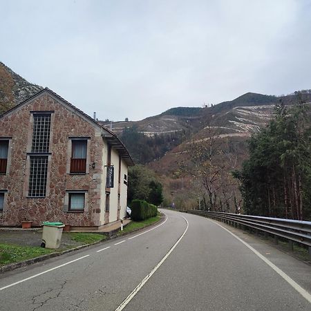 La Salmonera Cangas De Onis Caño Exteriér fotografie