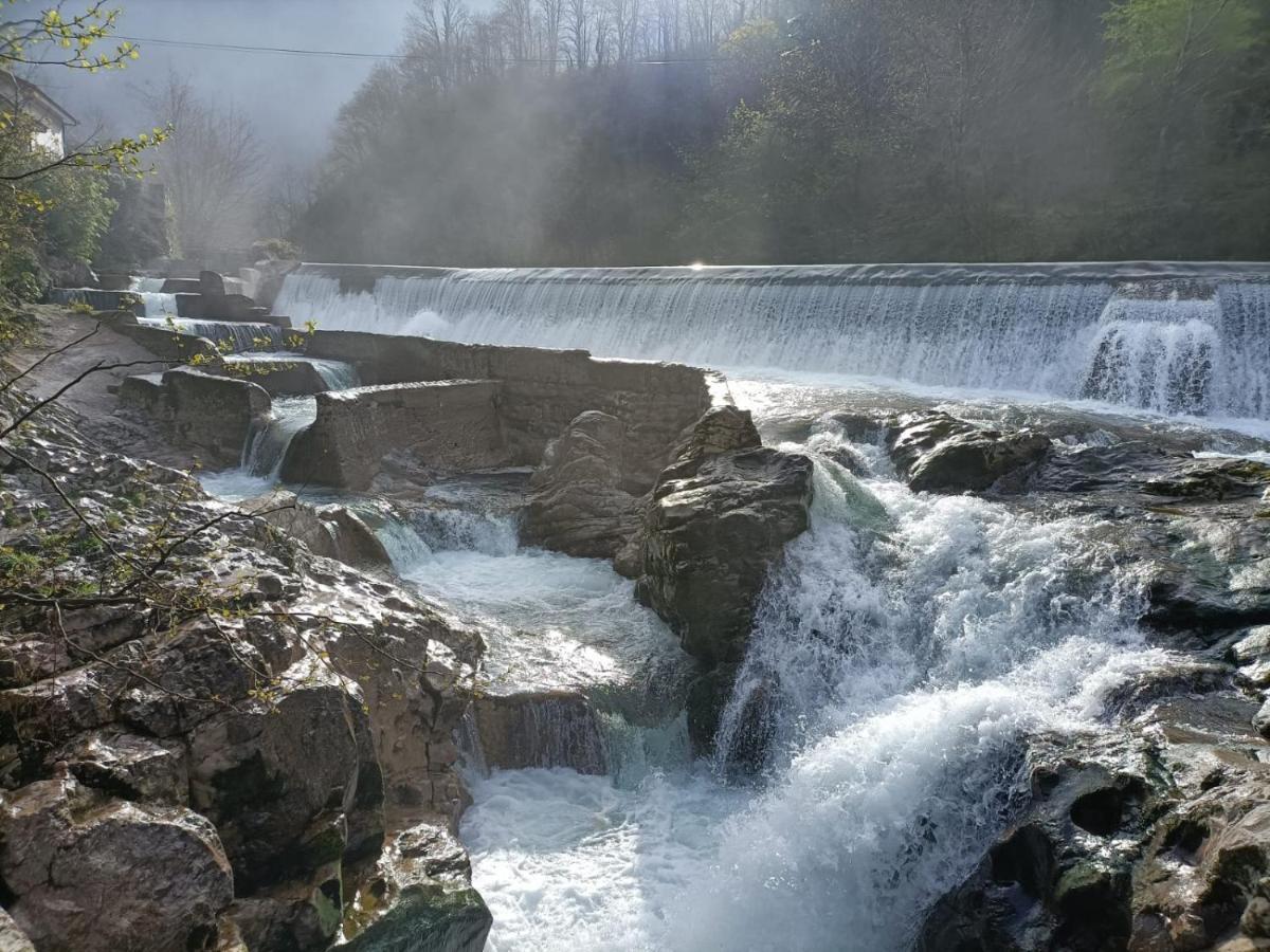 La Salmonera Cangas De Onis Caño Exteriér fotografie