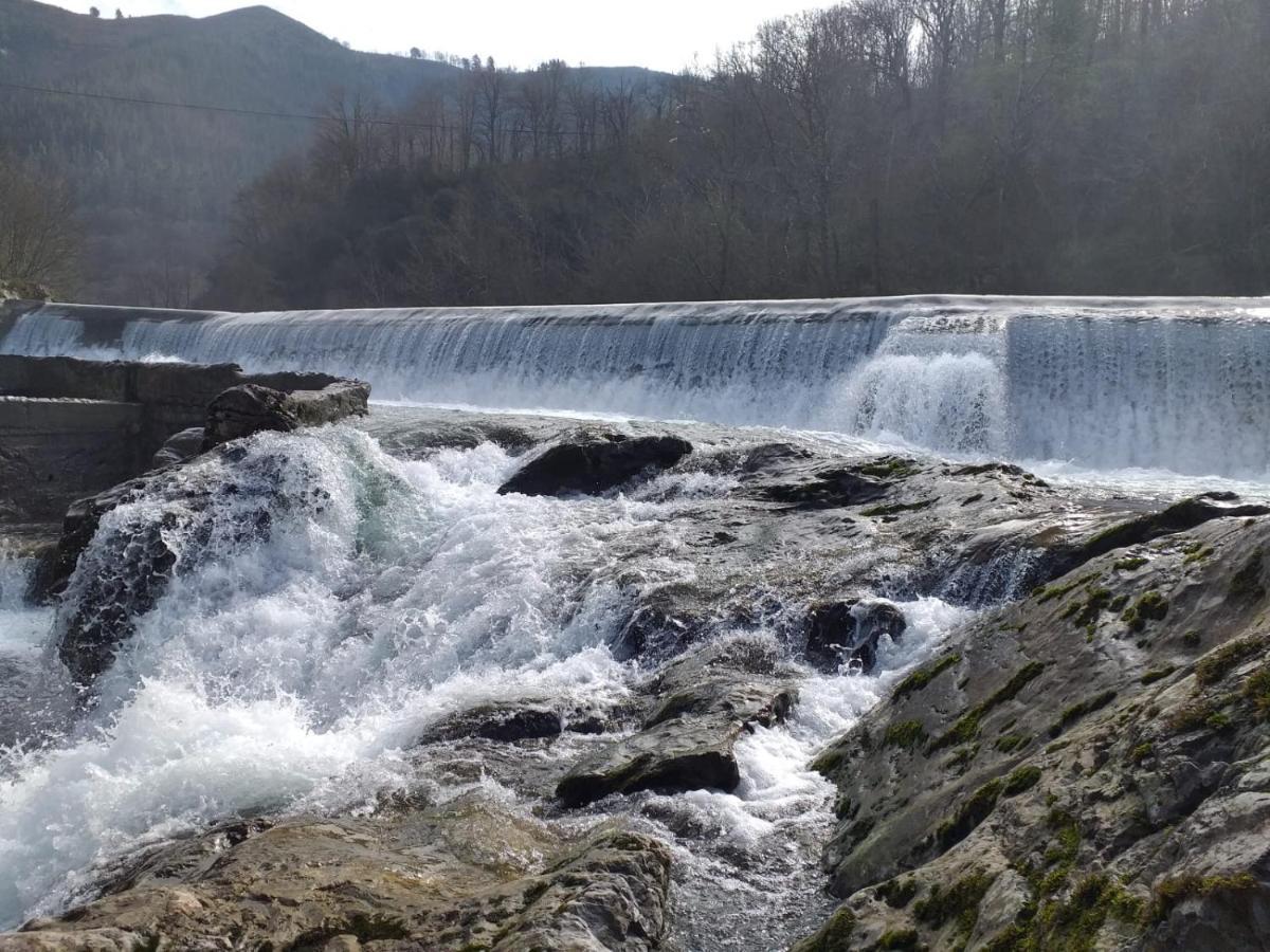 La Salmonera Cangas De Onis Caño Exteriér fotografie