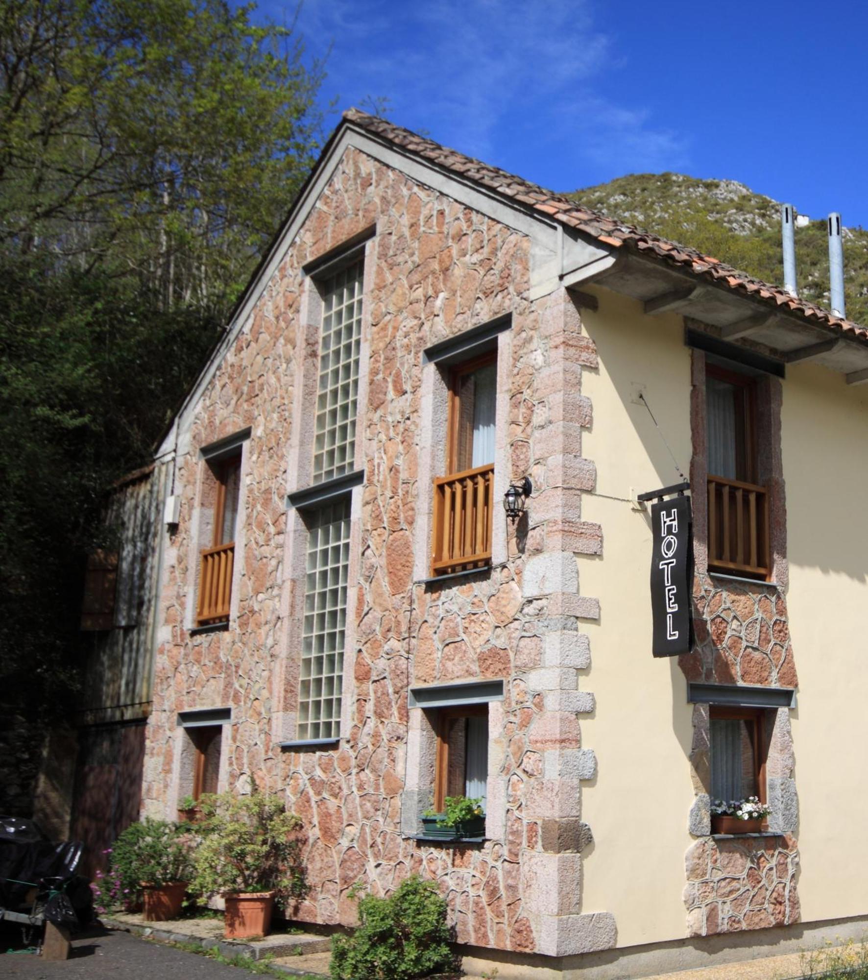 La Salmonera Cangas De Onis Caño Exteriér fotografie